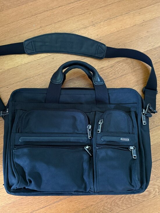 Tumi Other - Tumi Alpha 26141D4 Black Expandable Laptop Briefcase